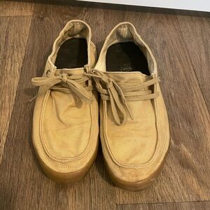 Tan men’s size 10 Vans lace-up